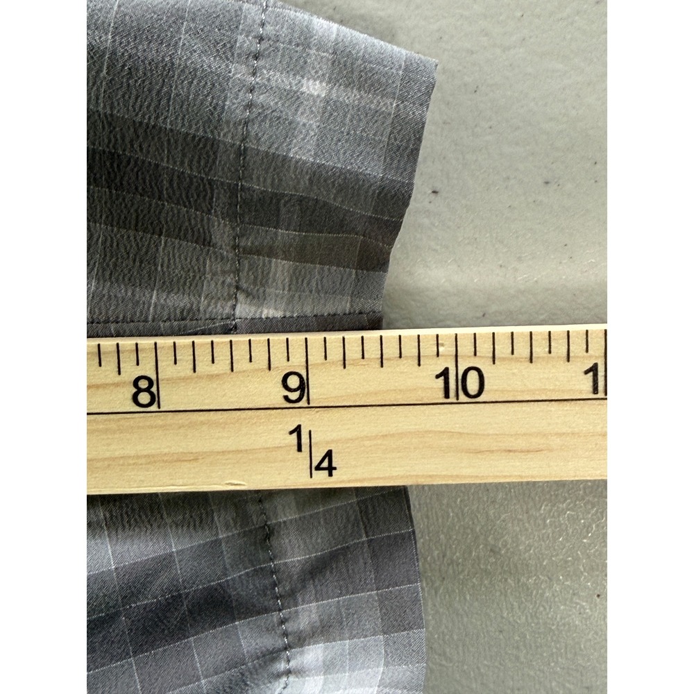 Tommy Bahama IslandZone Mens 40 Grey Plaid Cargo Shorts Performance Golf Travel - Picture 10 of 11